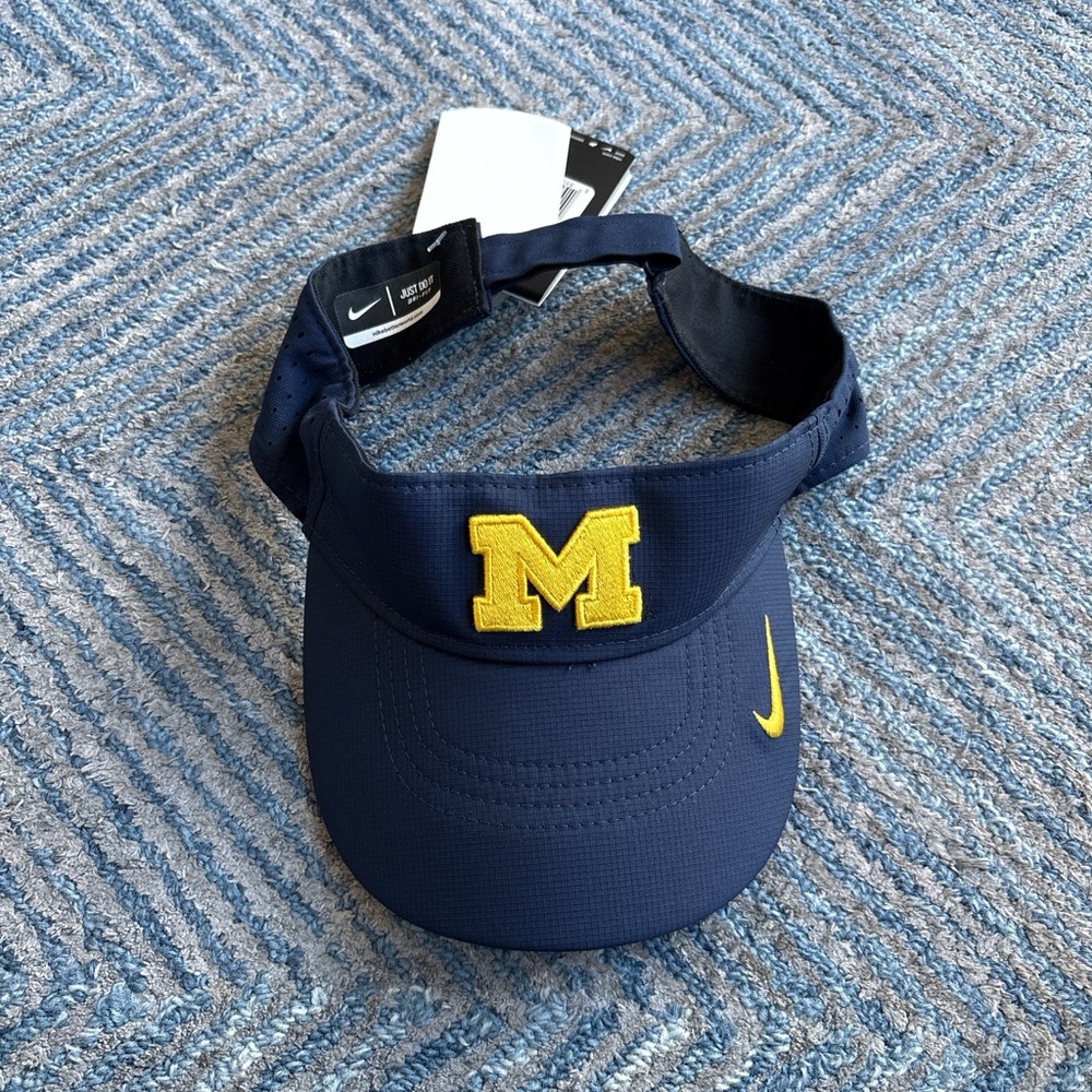 Nike Michigan visor